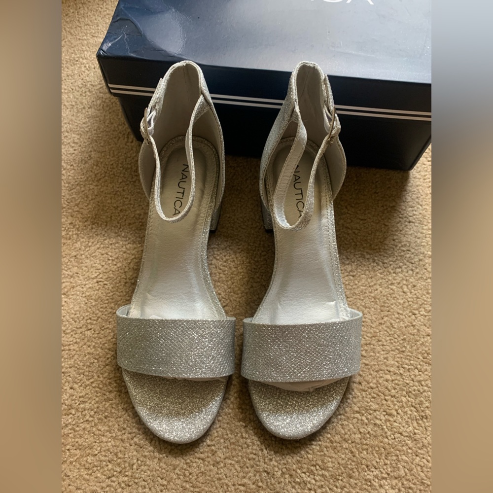 New NAUTICA YONA silver glitter heel sandals, size 6.5